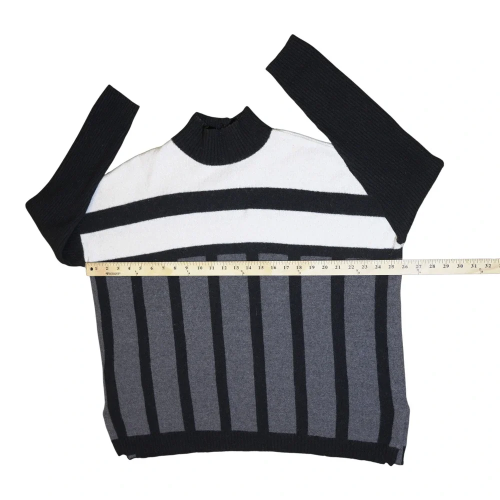 BCBGMAXAZRIA Women's Sweater Sz M (Fits L & XL) Striped Mock-Neck Lagenlook GUC - Picture 12 of 14